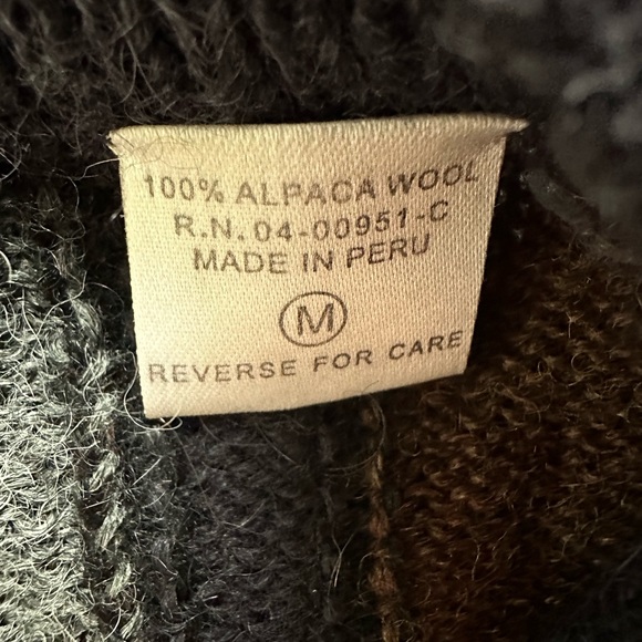 Peru Unlimited 100% Alpaca Medium Abstract Geometric Color Block Sweater - Picture 6 of 7